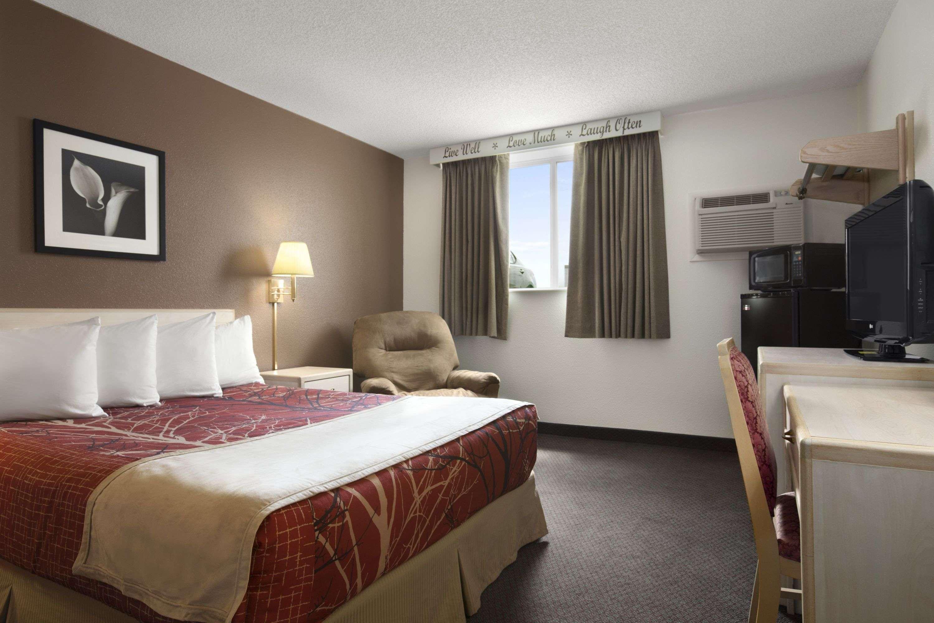 Econo Lodge Scottsbluff Bagian luar foto