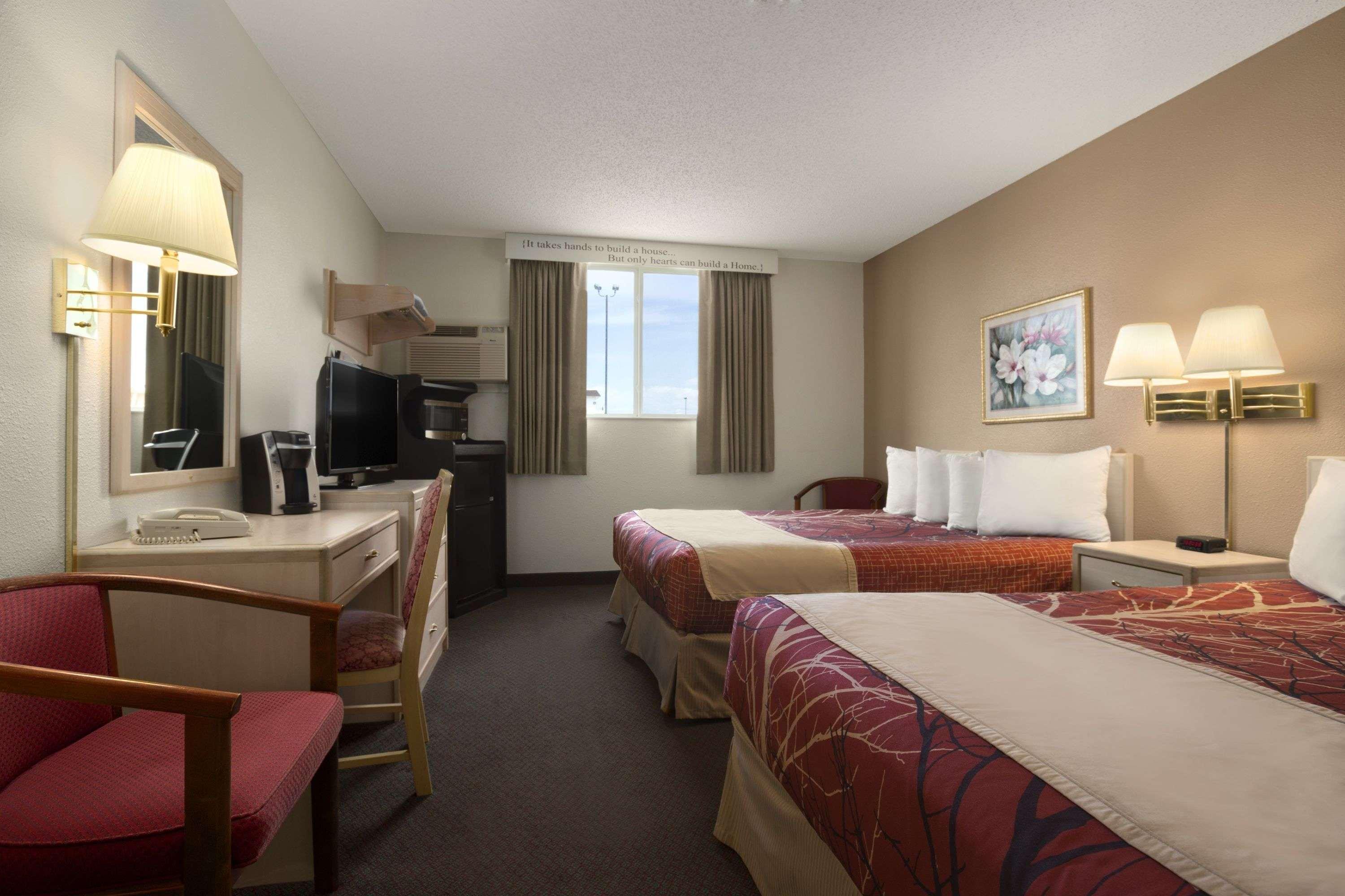 Econo Lodge Scottsbluff Bagian luar foto