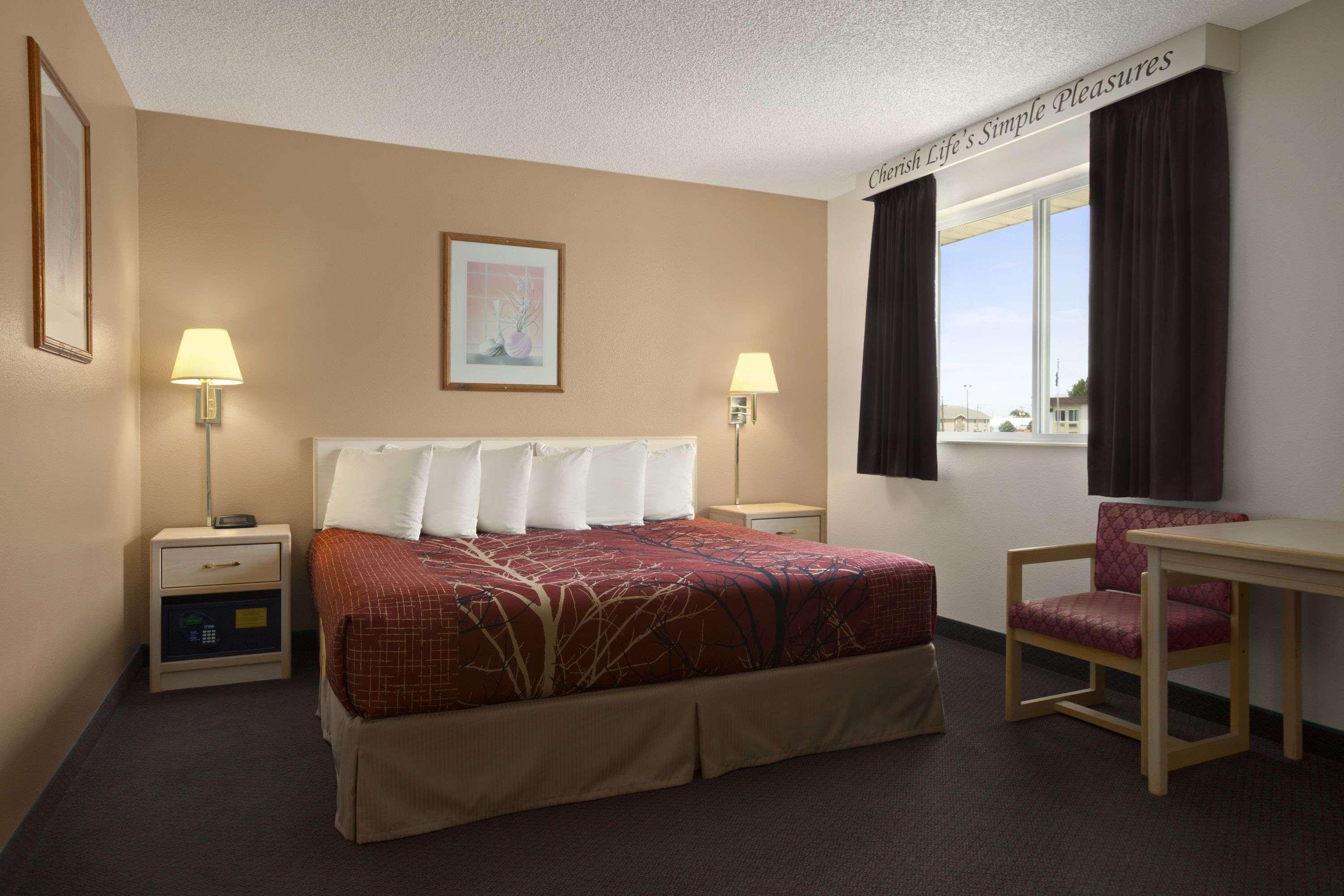 Econo Lodge Scottsbluff Bagian luar foto