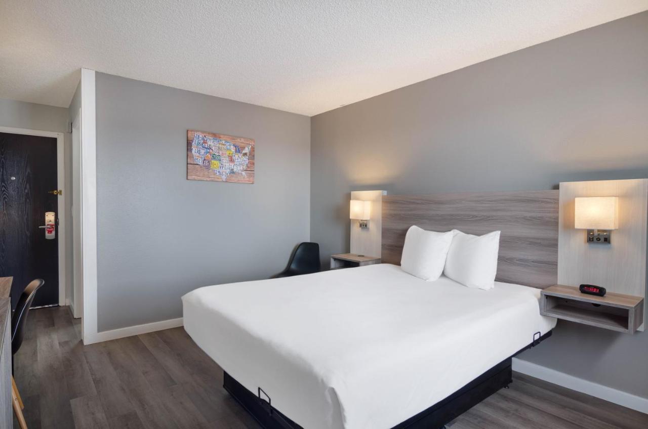 Econo Lodge Scottsbluff Bagian luar foto