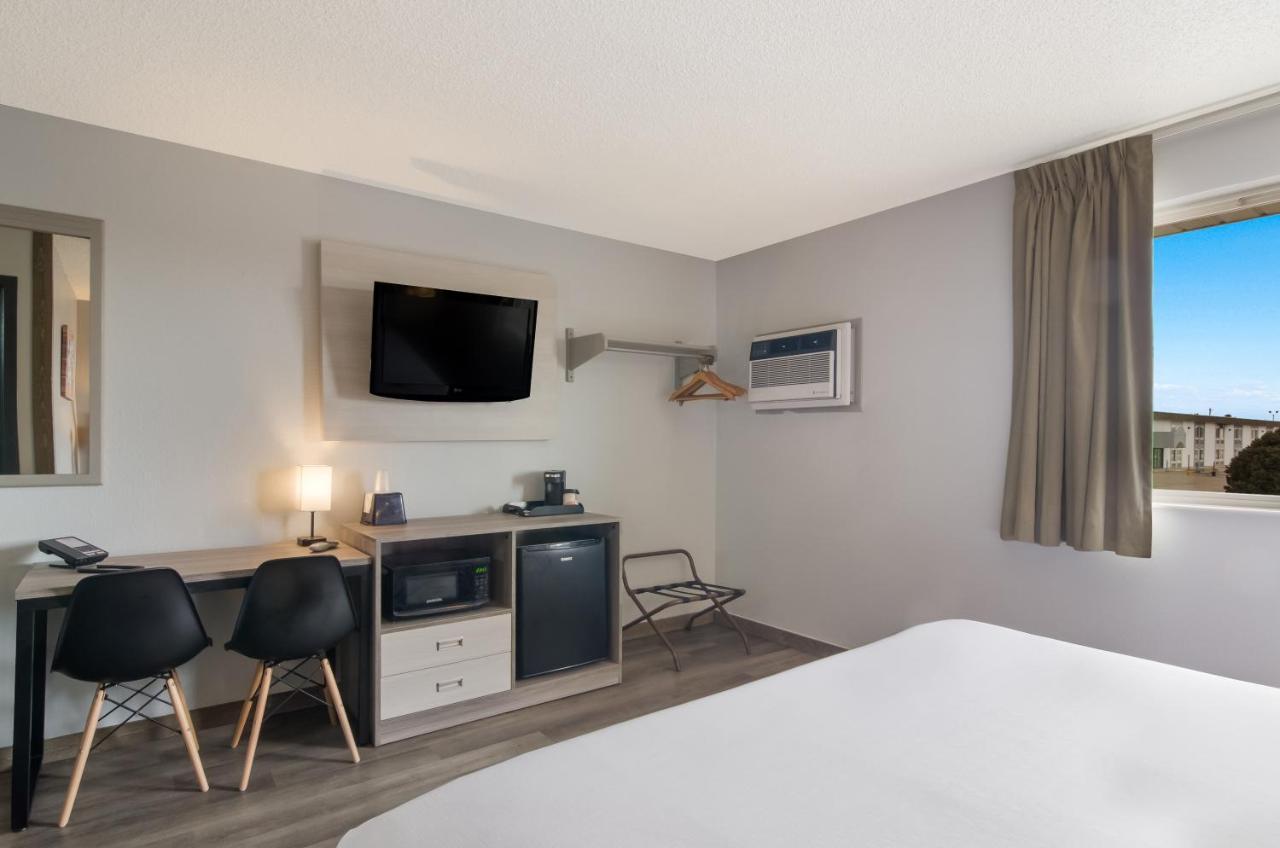 Econo Lodge Scottsbluff Bagian luar foto