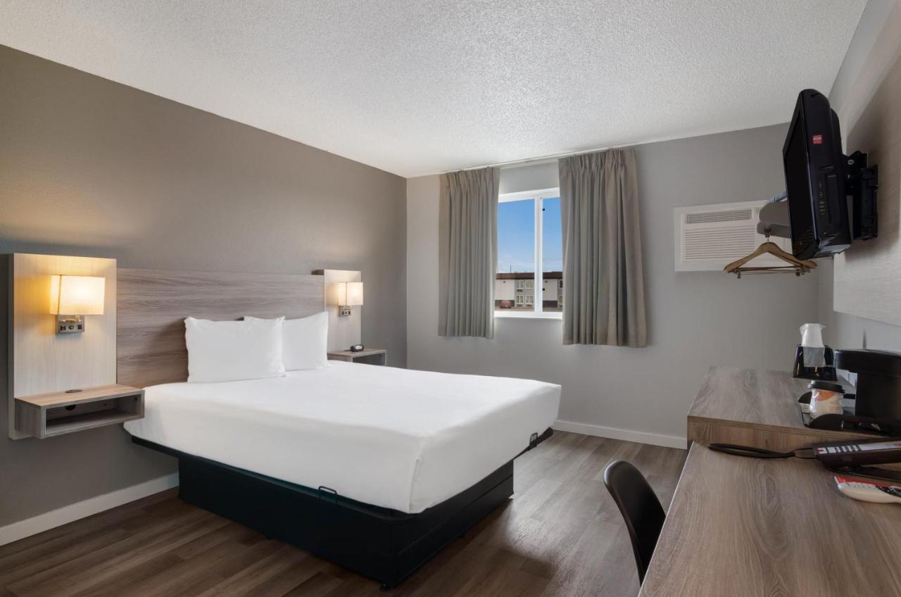 Econo Lodge Scottsbluff Bagian luar foto