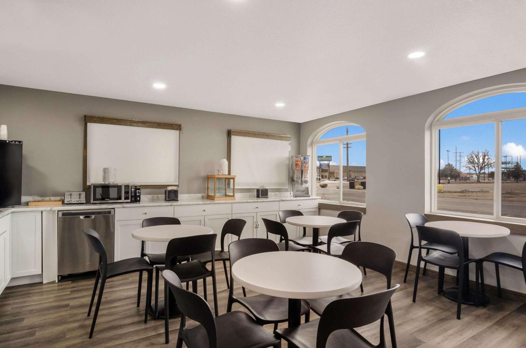 Econo Lodge Scottsbluff Bagian luar foto