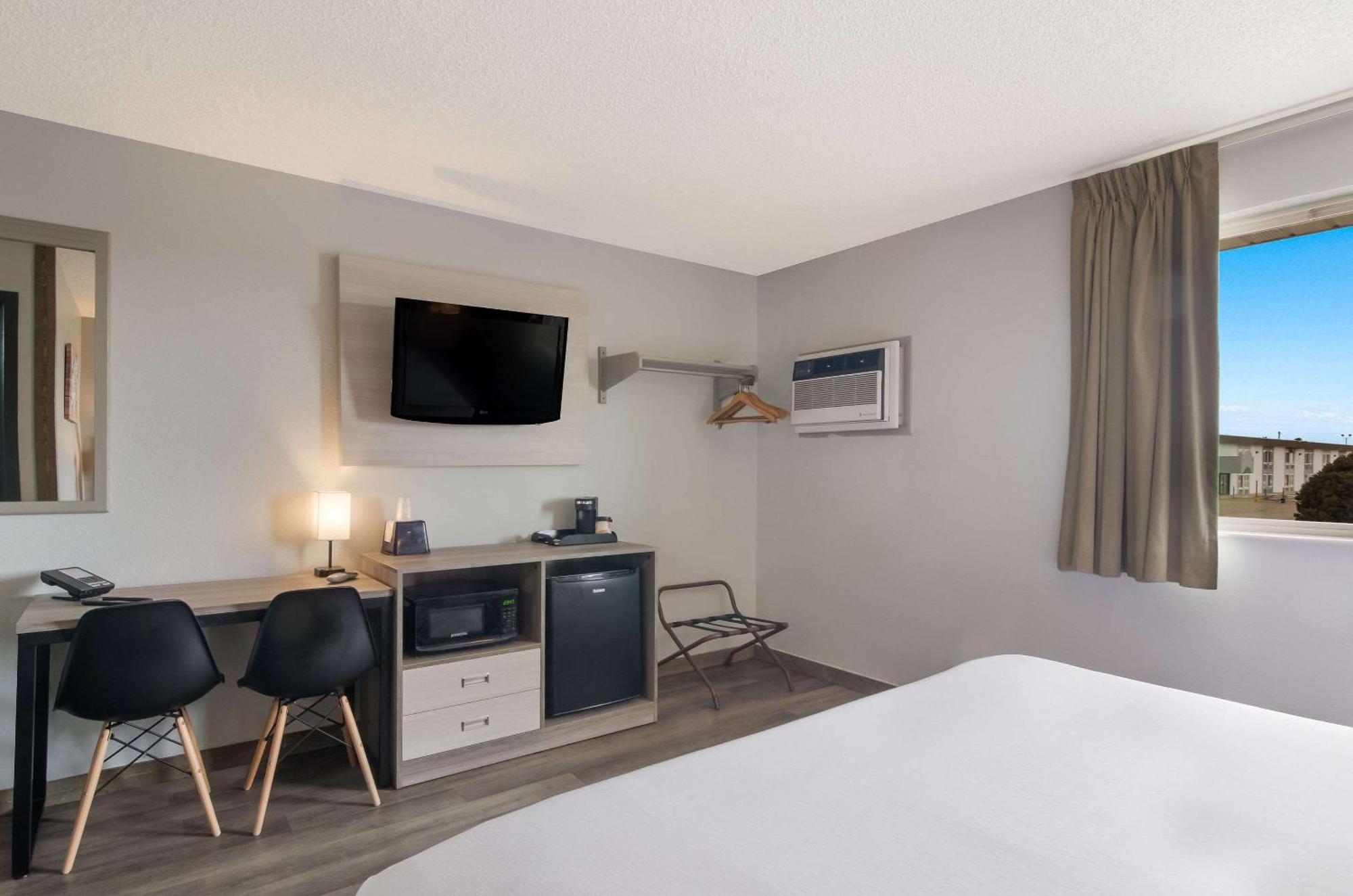 Econo Lodge Scottsbluff Bagian luar foto