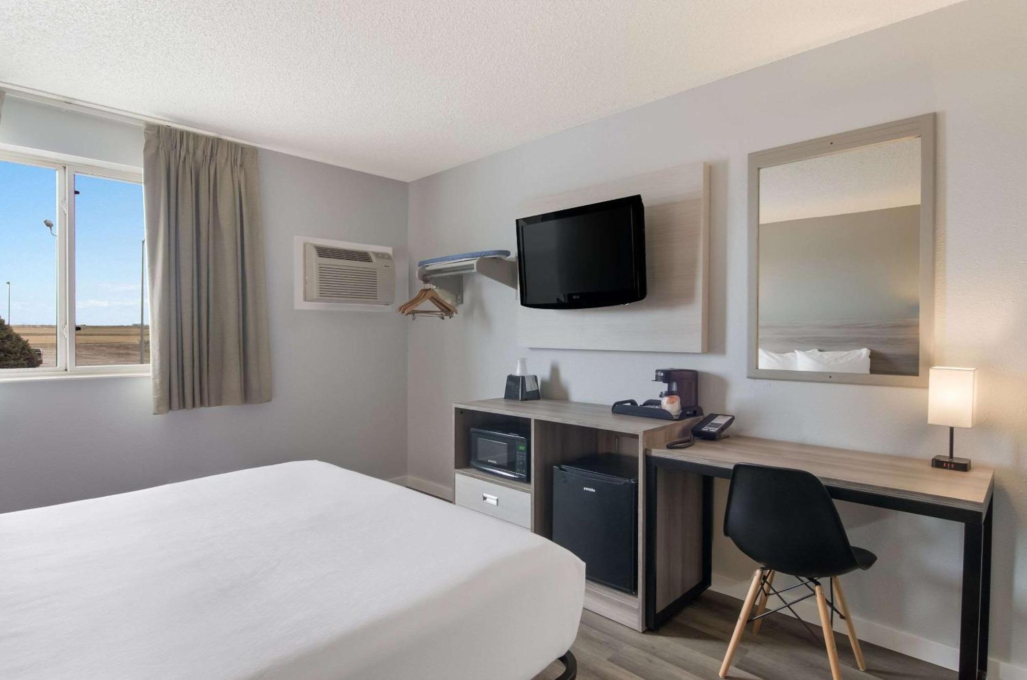 Econo Lodge Scottsbluff Bagian luar foto