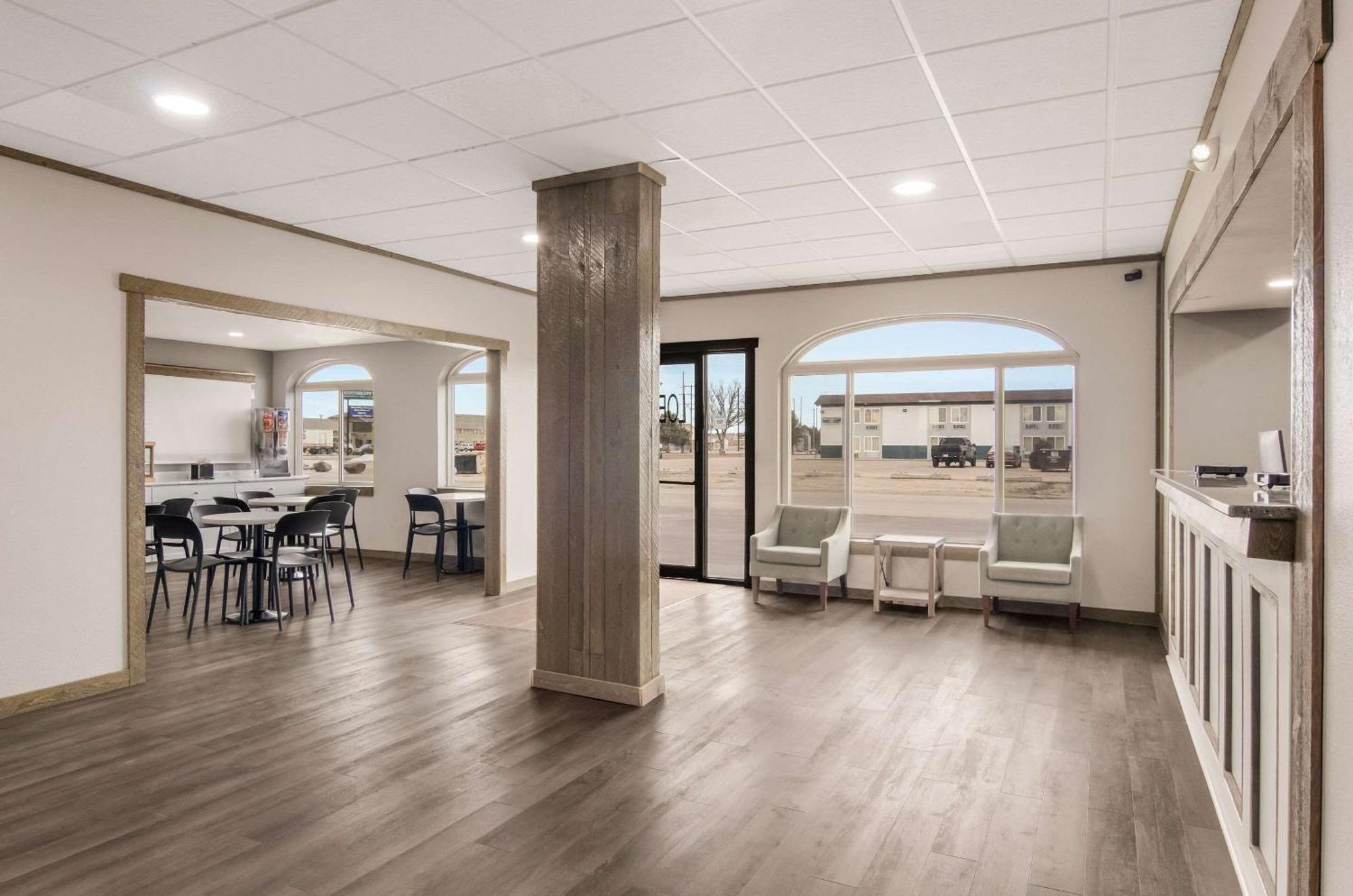 Econo Lodge Scottsbluff Bagian luar foto